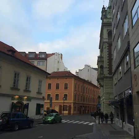 Benediktska 아파트 *
